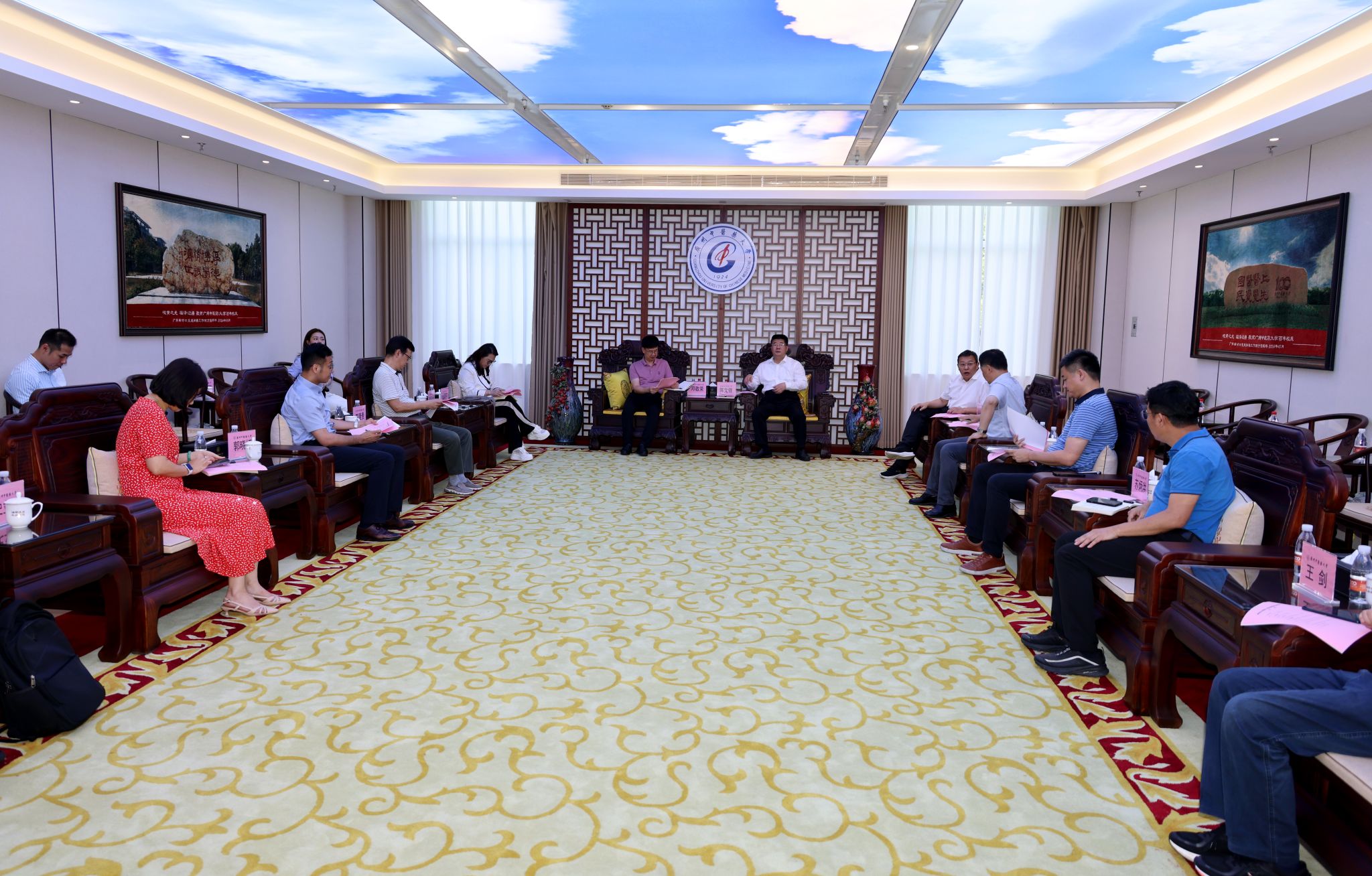 勤智资本、佛山市医药集团一行来校调研交流